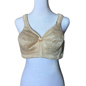 Breezies Cream Lace Bra